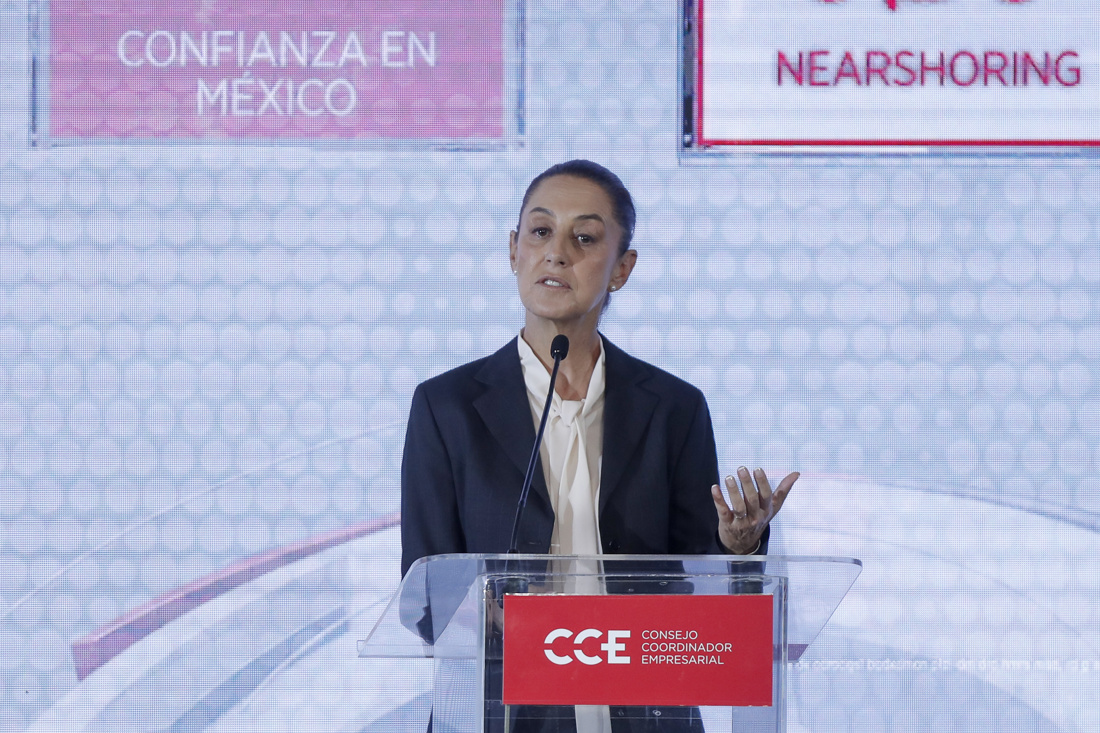 Claudia Sheinbaum participa en un encuentro con empresarios en Ciudad de México. Fotografía de archivo. (EFE/Isaac Esquivel)