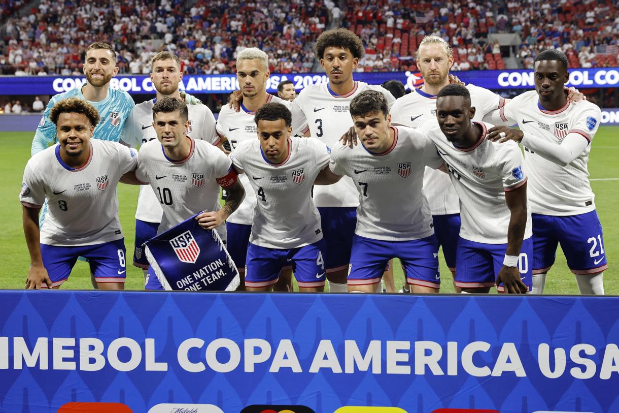 El equipo titular de Estados Unidos que enfrentó a Panamá en la fecha 2 del grupo C de la Copa América 2024 fue registrado el pasado 27 de junio, en el estadio Mercedes Benz de Atlanta (Georgia, EUA). (Foto EFE: Erik S. Lesser)