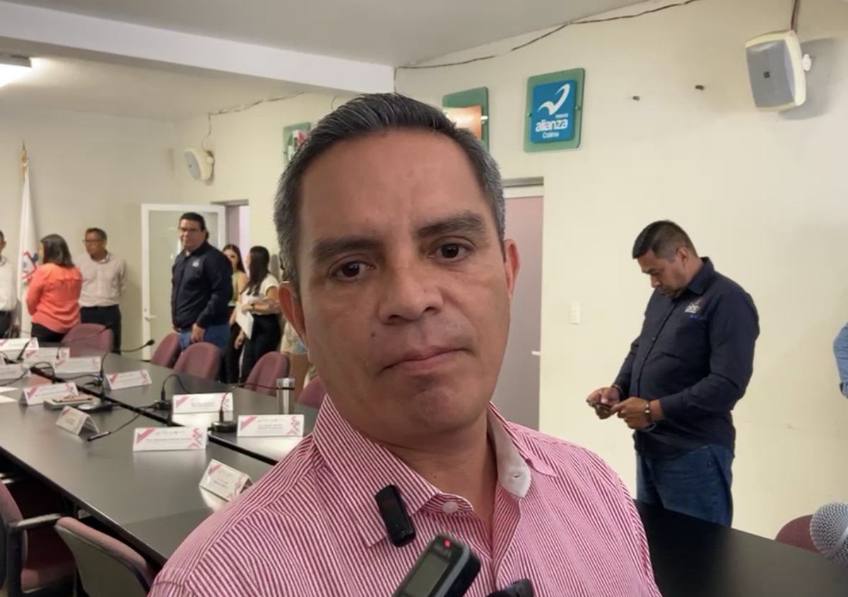 El Rector de la Universidad de Colima, Christian Torres Ortiz Zermeño, en una entrevista con medios de comunicación. (Captura de pantalla)