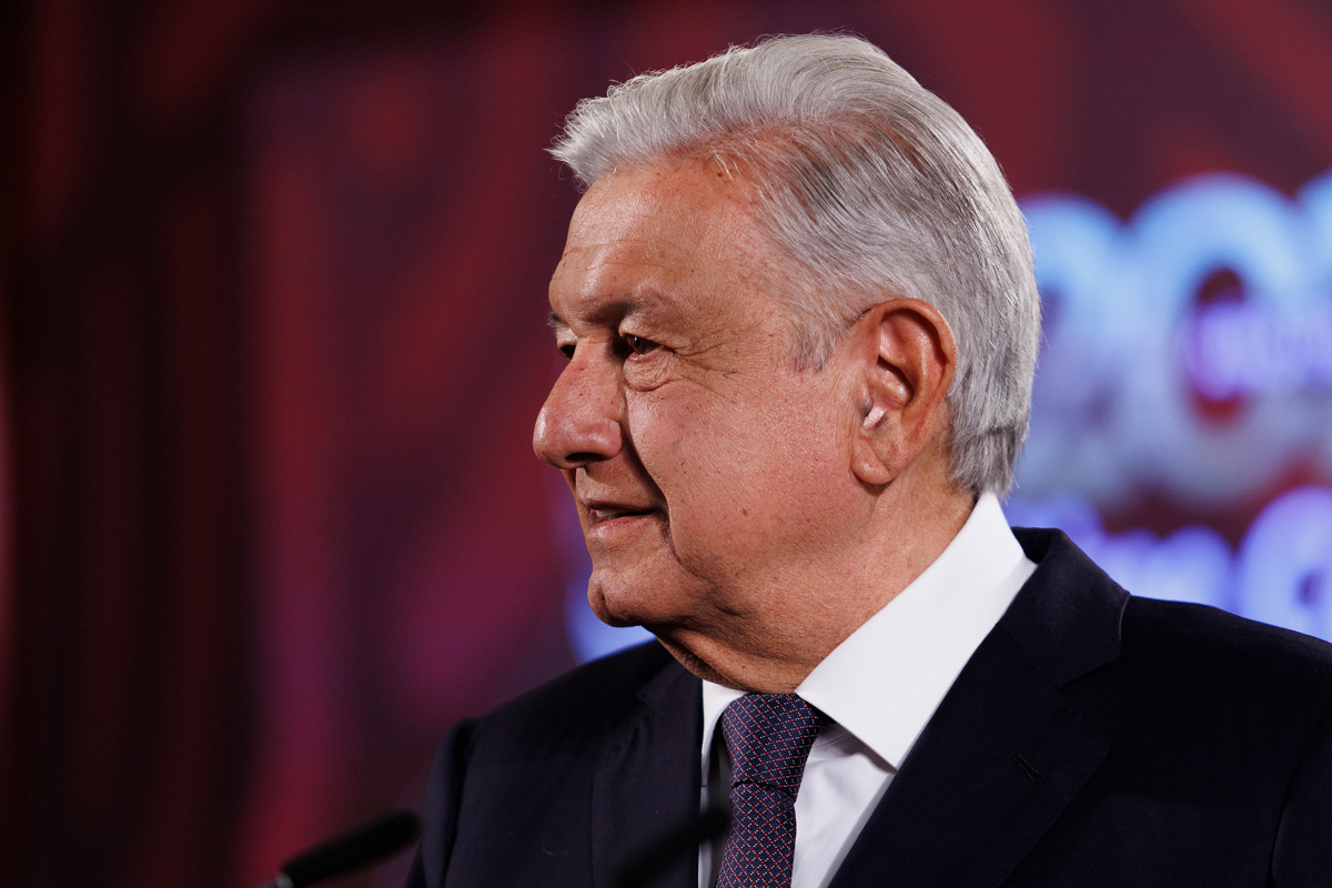 Fotografía cedida este miércoles por la Presidencia de México del mandatario, Andrés Manuel López Obrador, durante una conferencia de prensa este miércoles en el Palacio Nacional de Ciudad de México (México). (Foto de la Presidencia De México)