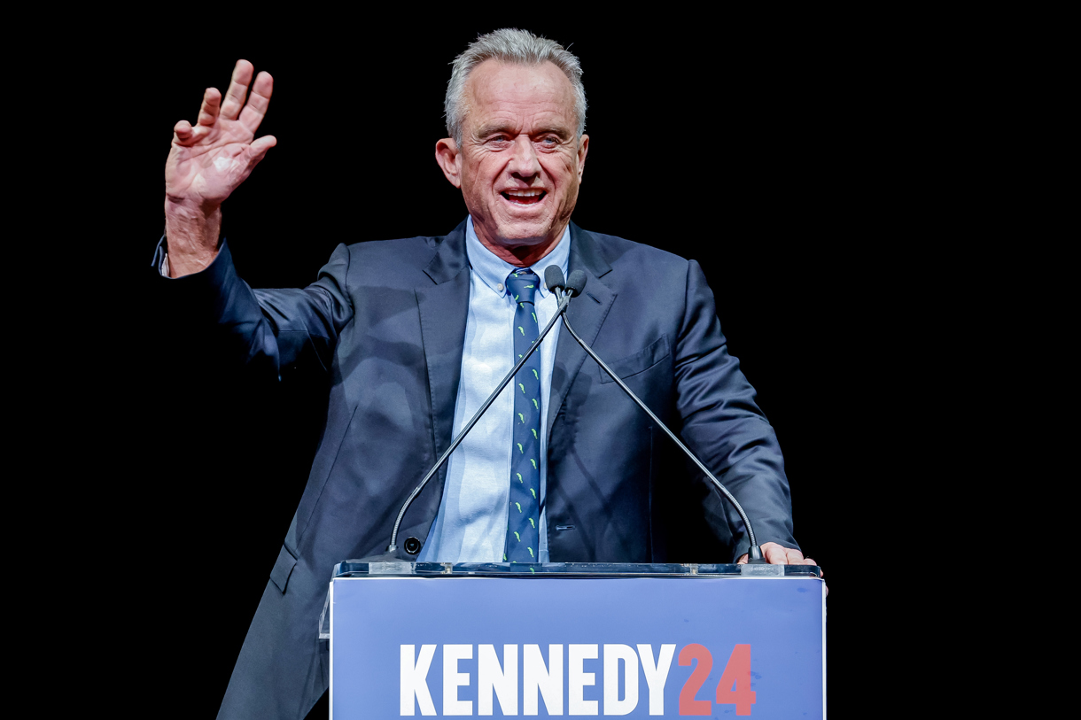 Fotografía de archivo del 14 de enero de 2024 del candidato independiente a la presidencia de Estados Unidos Robert F. Kennedy Jr. hablando durante una campaña en Atlanta (Estados Unidos). (Foto de Erik S. Lesser de la agencia EFE)