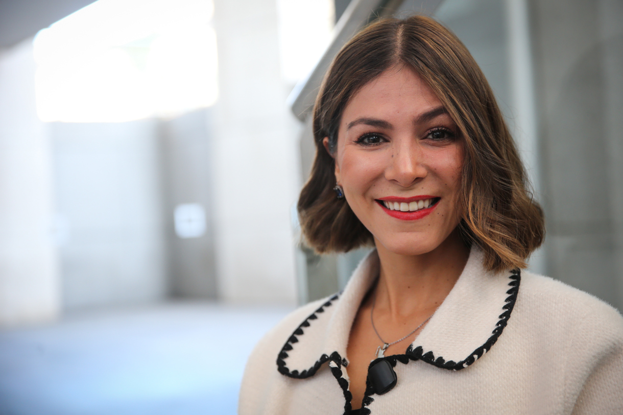 La presidenta de la Comisión de Movilidad y Transporte del Congreso de Jalisco, Mónica Magaña, posa para la agencia informativa EFE este martes en Montevideo (Uruguay). (Foto de Raúl Martínez de la agencia EFE)