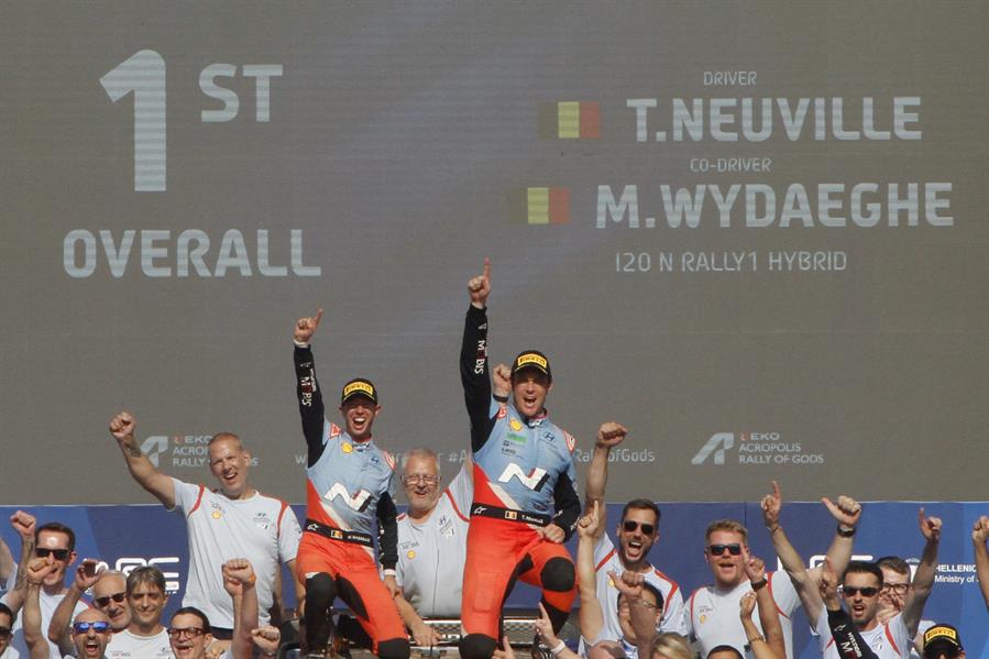 Thierry Neuville, del Hyundai i20, se corona campeón del Rally de la Acrópolis. (Foto de EFE)