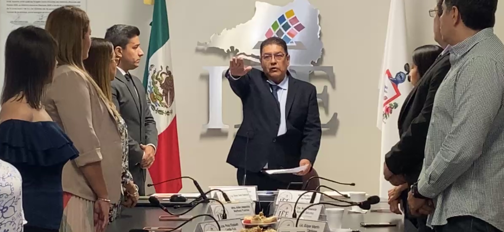 (Video: Captura de pantalla de la sesión del Instituto Electoral del Estado de Colima (IEEC), donde rindió protesta como presidente provisional, el consejero Juan Ramírez)