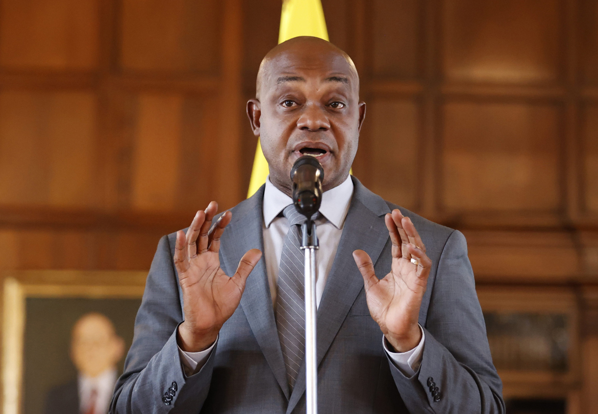 Fotografía de archivo del canciller colombiano, Luis Gilberto Murillo, durante una rueda de prensa en Bogotá. (Foto de Mauricio Dueñas Castañeda de la agencia EFE)