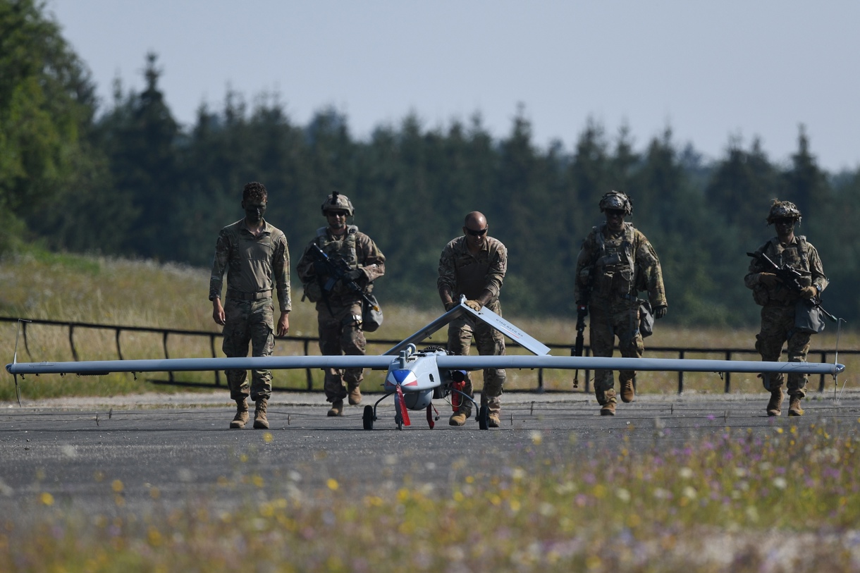 Foto archivo de drones. (Foto de Philipp Guelland de la agencia EFE/EPA)