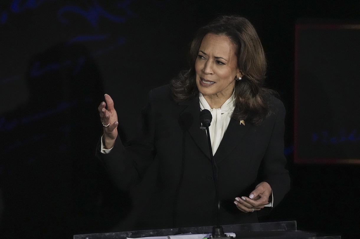 La vicepresidenta y candidata demócrata a la Casa Blanca, Kamala Harris, durante el debate. (Foto de Demetrius Freeman de la agencia EFE/EPA)