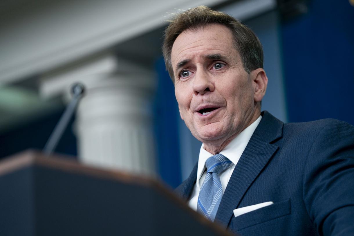 El asesor de comunicaciones de seguridad nacional, John Kirby, habla durante una conferencia de prensa en Washington, DC, EUA, el 18 de septiembre de 2024. (Foto de Bonnie Cash de la agencia EFE)