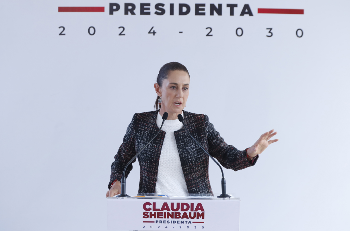 La presidenta electa de México, Claudia Sheinbaum, habla durante una conferencia desde su casa de transición este martes, en la Ciudad de México (México). (Foto de Mario Guzmán de la agencia EFE)