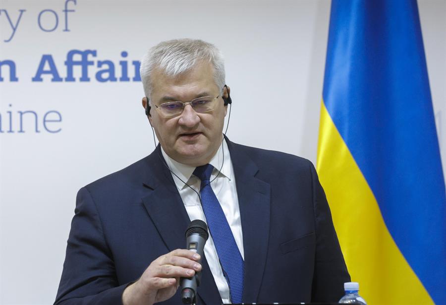 El ministro ucraniano de Asuntos Exteriores, Andrí Sibiga, durante una conferencia de prensa ofrecida en Kiev junto a su homólogo francés, Jean-Noël Barrot. (Foto de EFE)