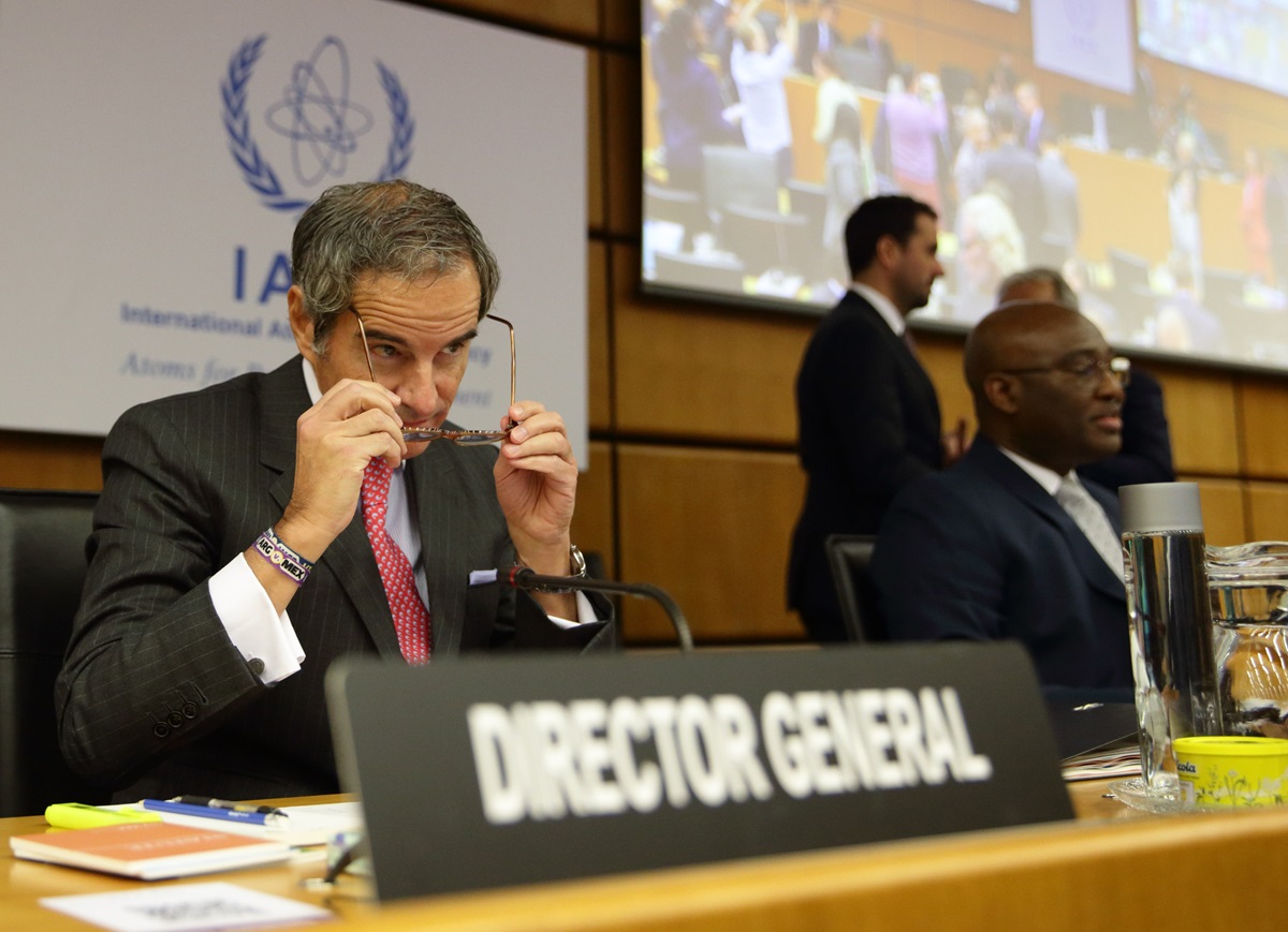 El director general del Organismo Internacional para la Energía Atómica (OIEA), Rafael Grossi, en sesión inaugural de una reunión del Consejo de Gobernadores del OIEA en Viena, el 20 de noviembre de 2024. (Foto de Heinz-Peter Bader de la agencia EFE/EPA)