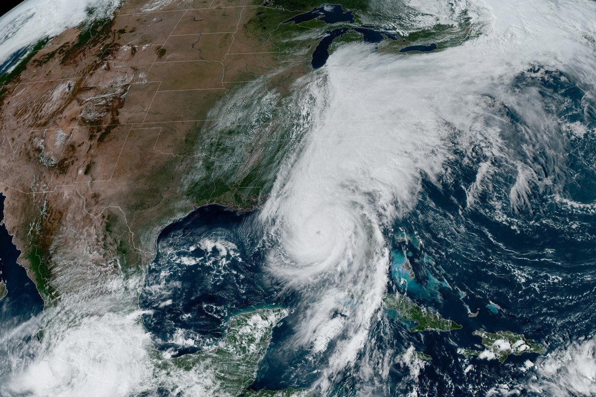 Fotografía satelital del 26 de septiembre de 2024, cedida por la Oficina Nacional de Administración Oceánica y Atmosférica (NOAA), que muestra al huracán Helene acercándose a Florida. (Foto de EFE/NOAA)