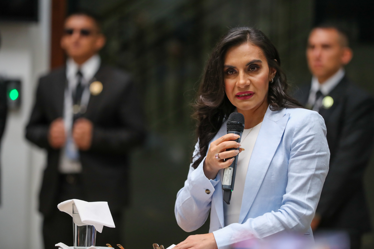 Fotografía de archivo en donde se ve a la vicepresidenta de Ecuador, Verónica Abad. (Foto de José Jácome de la agencia EFE)