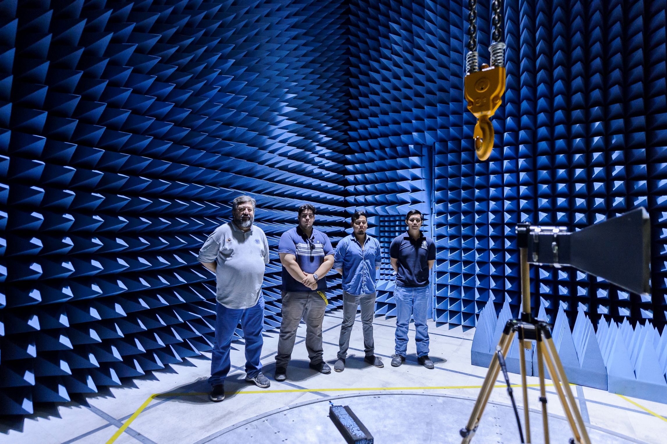 El término anecoico proviene del griego a- (sin) y echo (eco), y literalmente significa “sin eco” o “sin reflejo de sonido o radiación”. (Foto de la Dirección General de Prensa de la UdeC)