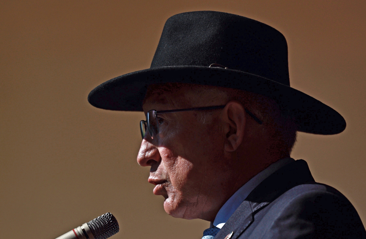 El embajador de Estados Unidos en México, Ken Salazar, participa este martes en una rueda de prensa en Ciudad de México (México). (Foto de Sáshenka Gutiérrez de la agencia EFE)