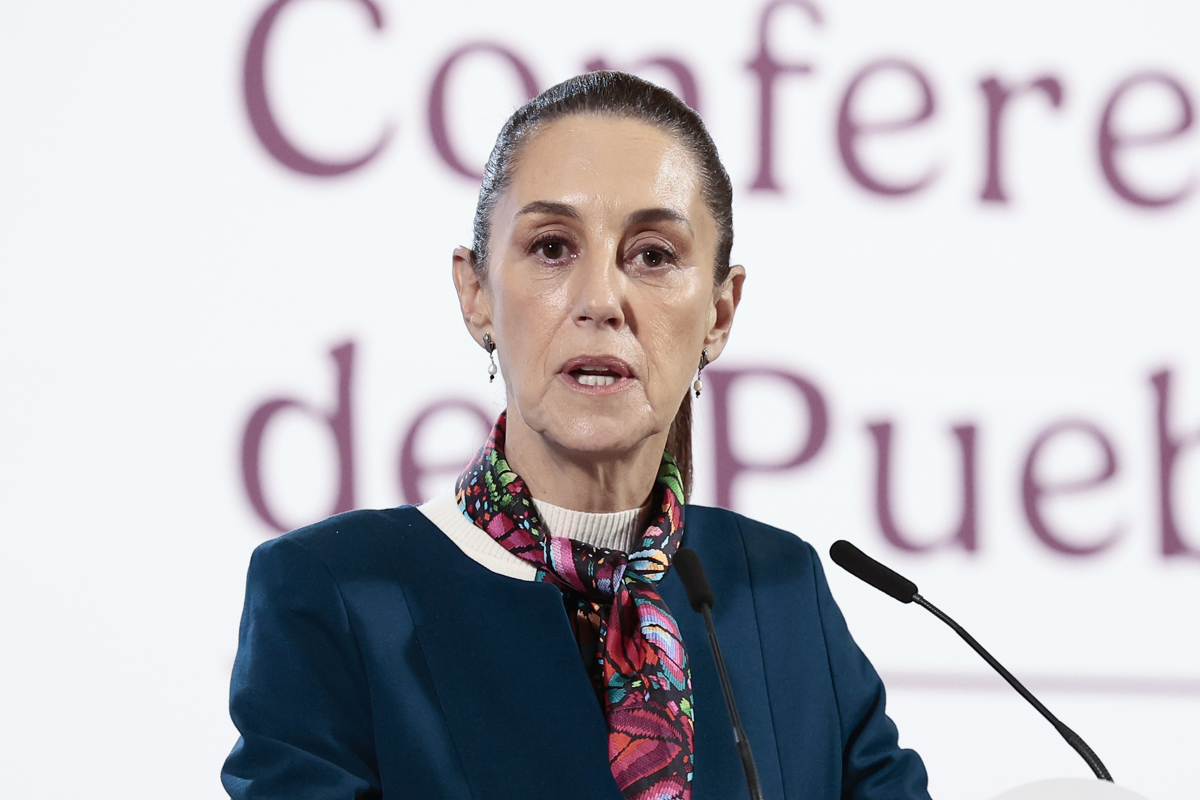 La presidenta de México, Claudia Sheinbaum, habla este martes durante una rueda de prensa en Palacio Nacional de la Ciudad de México (México). (Foto de José Méndez de la agencia EFE)