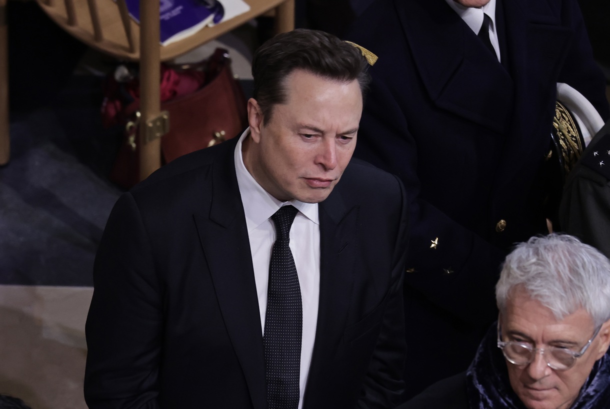 Imagen del empresario Elon Musk (c), máximo accionista de la compañía de cohetes SpaceX. (Foto de Christophe Petit Tesson de la agencia EFE/EPA/POOL)