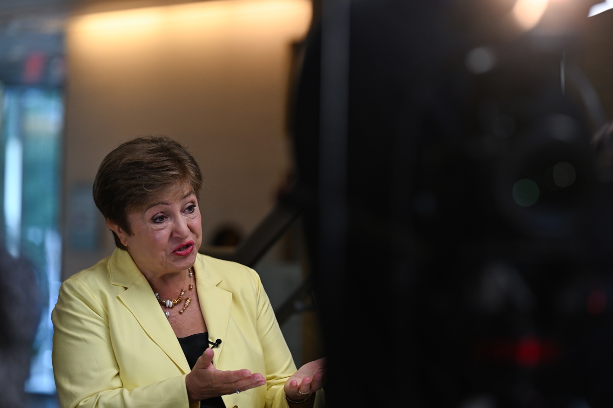 Fotografía de archivo de la Directora Gerente del FMI, Kristalina Georgieva, en una entrevista durante las Reuniones Anuales del Fondo Monetario Internacional (FMI) y el Grupo del Banco Mundial (GBM) en Washington, DC, EUA, el 24 de octubre de 2024. (Foto de Annabelle Gordon de la agencia EFE/EPA)