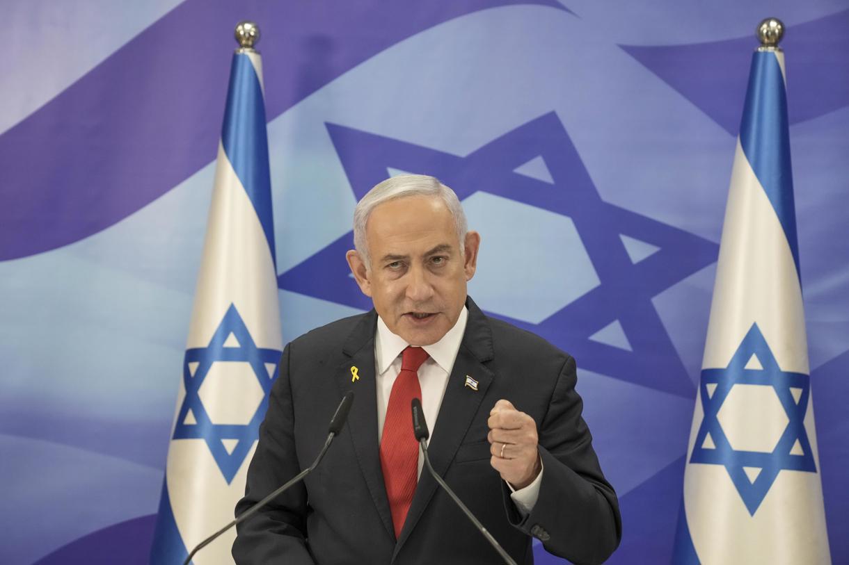 El primer ministro israelí, Benjamín Netanyahu, habla durante una rueda de prensa en Jerusalén, el 09 de diciembre de 2024. (Foto de Maya Alleruzzo de la agencia EFE/EPA)