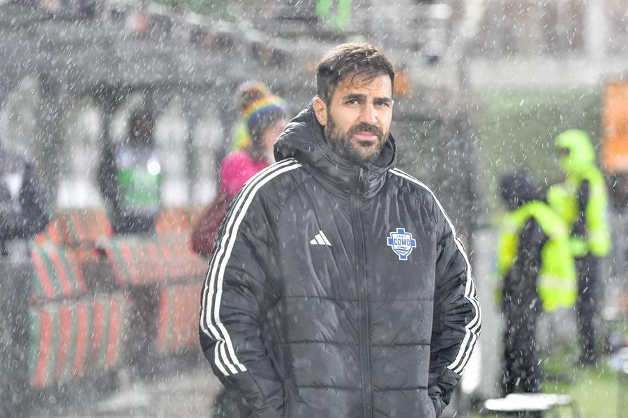 El entrenador del Como, Cesc Fabregas, durante el partido de la Serie A que han jugado Venezia FC y Como 1907 en el Estadio “Pier Luigi Penzo” de Venecia, Italia. (Foto de EFE)