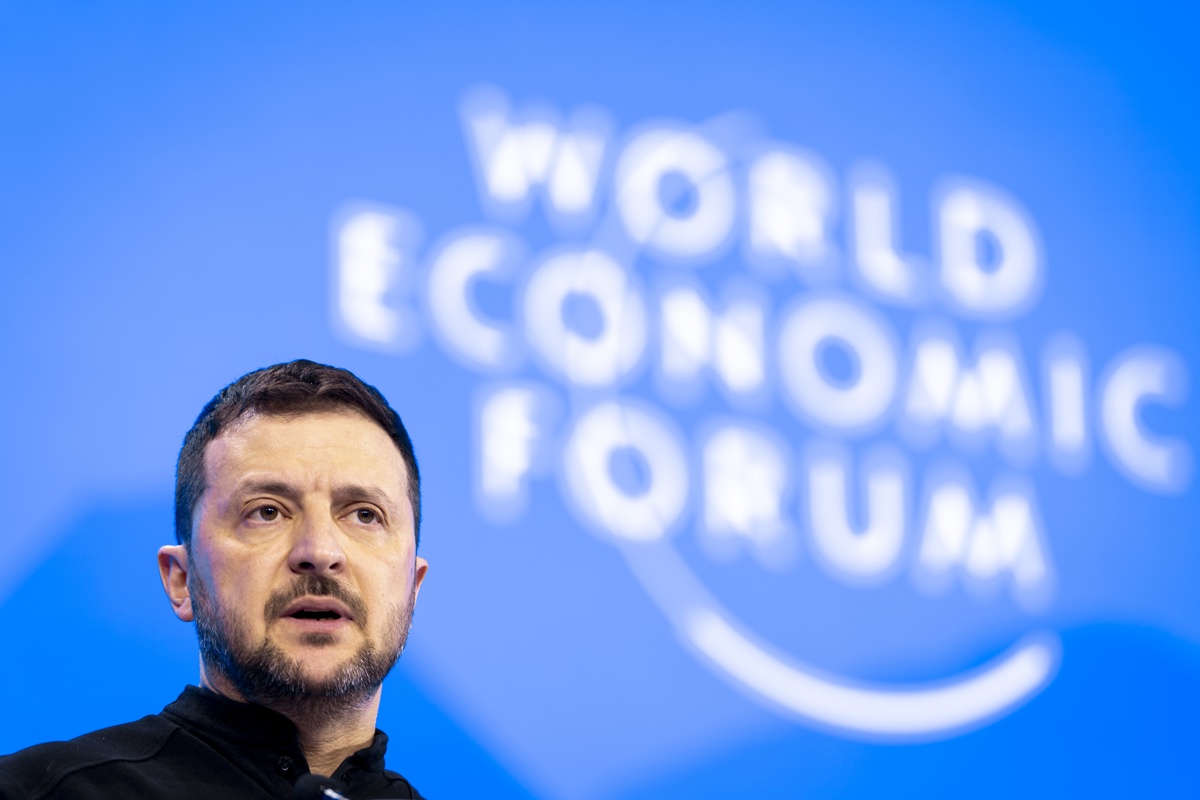 El presidente ucraniano Volodymyr Zelensky habla en una sesión plenaria durante la 55ª reunión anual del Foro Económico Mundial (WEF) en Davos, Suiza, el 21 de enero de 2025. (Foto de Michael Buholzer de la agencia EFE/EPA)