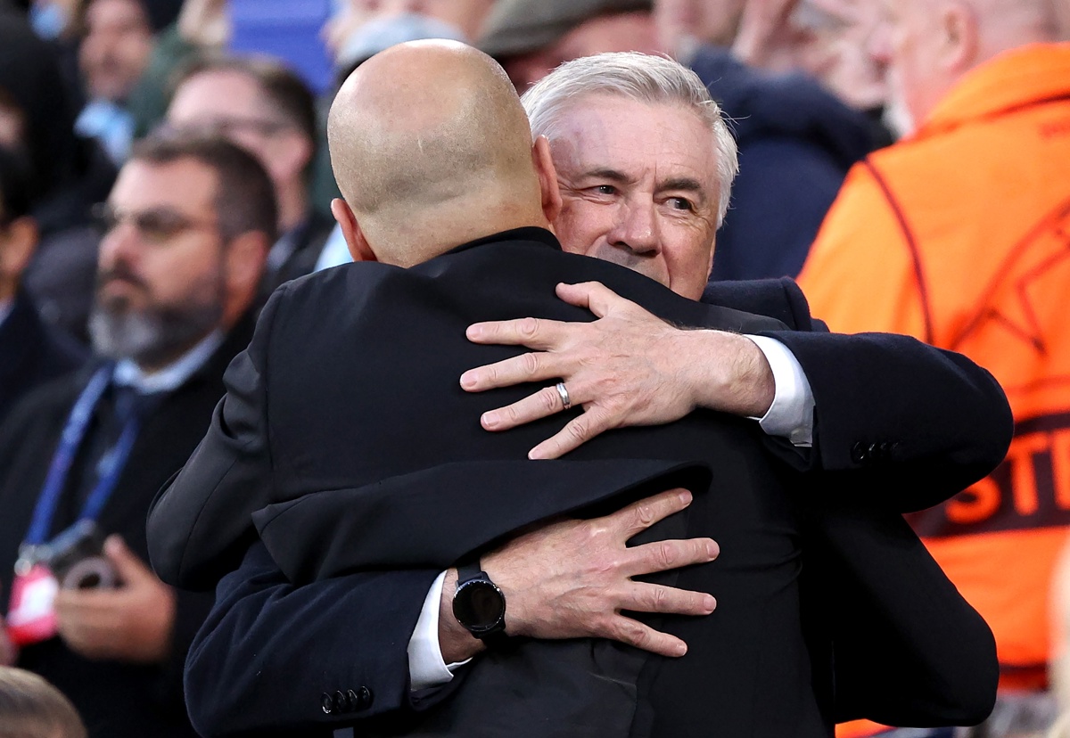 El entrenador del Real Madrid Carlo Ancelotti (I) y el del Manchester City Pep Guardiola durante el último partido que jugaron City y Madrid en la UEFA Champions League. (Foto de Adam Vaughan de la agencia EFE/EPA)
