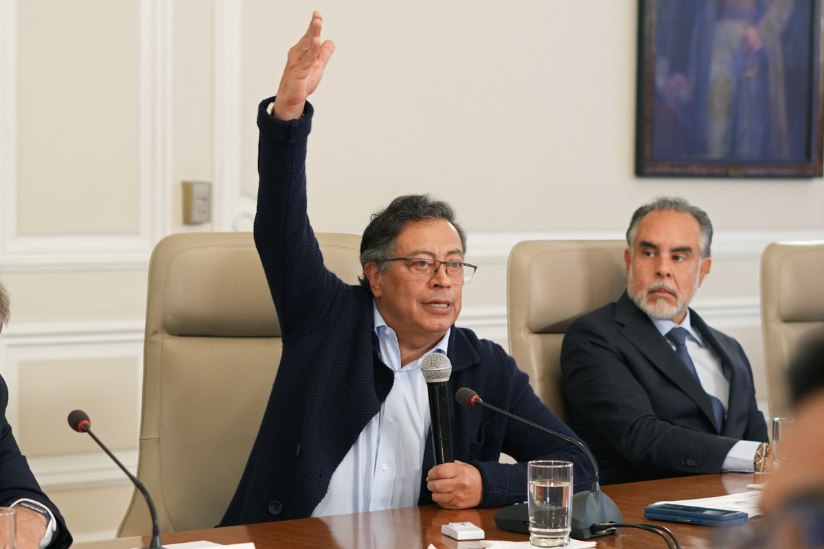 Fotografía cedida por la oficina de prensa de la Presidencia de Colombia del mandatario, Gustavo Petro (i), junto a Armando Benedetti. (Foto de Presidencia de Colombia en una cortesía a la agencia informativa EFE)