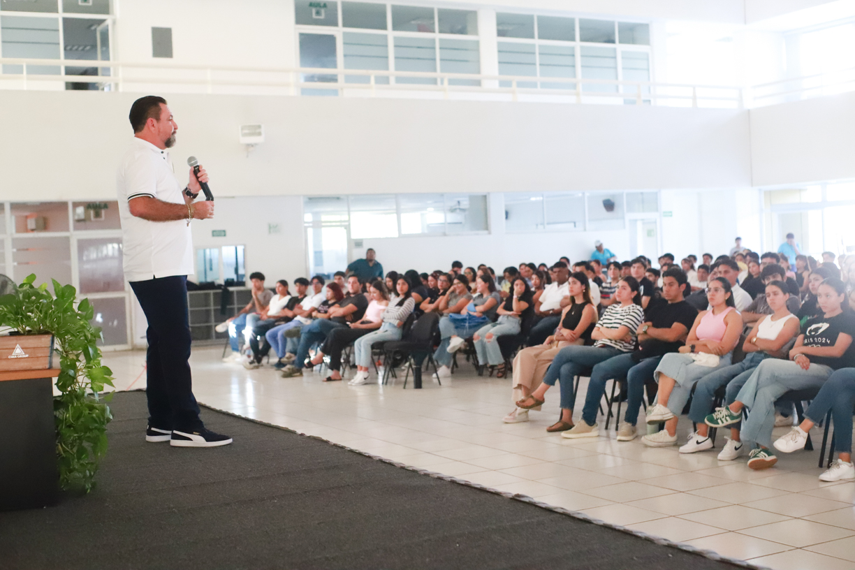 (Foto de la Dirección General de Prensa de la UdeC)