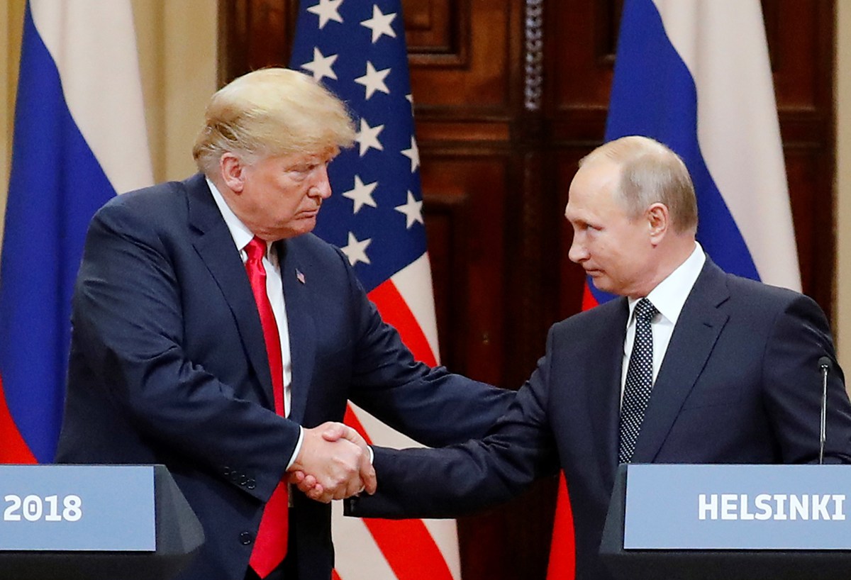 Imagen de 2018 del presidente estadounidense, Donald J. Trump (i), y su homólogo ruso, Vladimir Putin (d). (Foto de Anatoly Maltsev de la agencia EFE)
