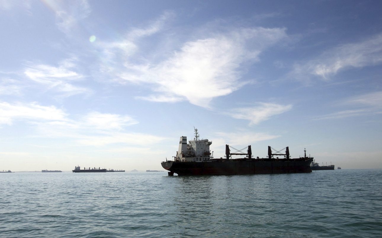 Fotografía de archivo de petroleros iraníes. (Foto de Abedin Taherkenareh de la agencia EFE)
