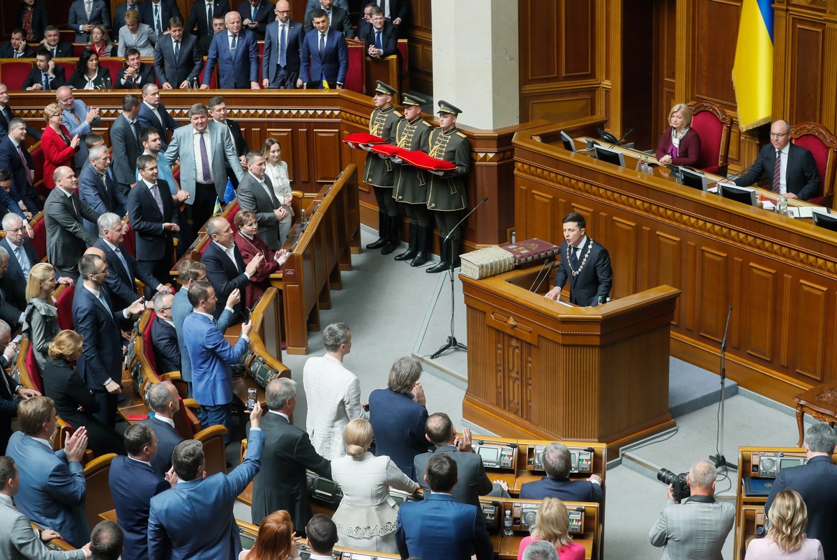 Foto de archivo de la investidura en el Parlamento de Ucrania de Volodímir Zelenski como presidente del país el 20 de mayo de 2019. (Foto de Sergey Dolzhenko de la agencia EFE)