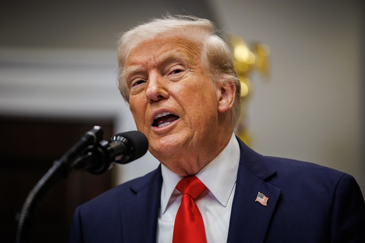Los esperados aranceles anunciados por el presidente de Estados Unidos, Donald Trump, entraron en vigor esta medianoche. (Foto de Samuel Corum de la agencia EFE/EPA/POOL)