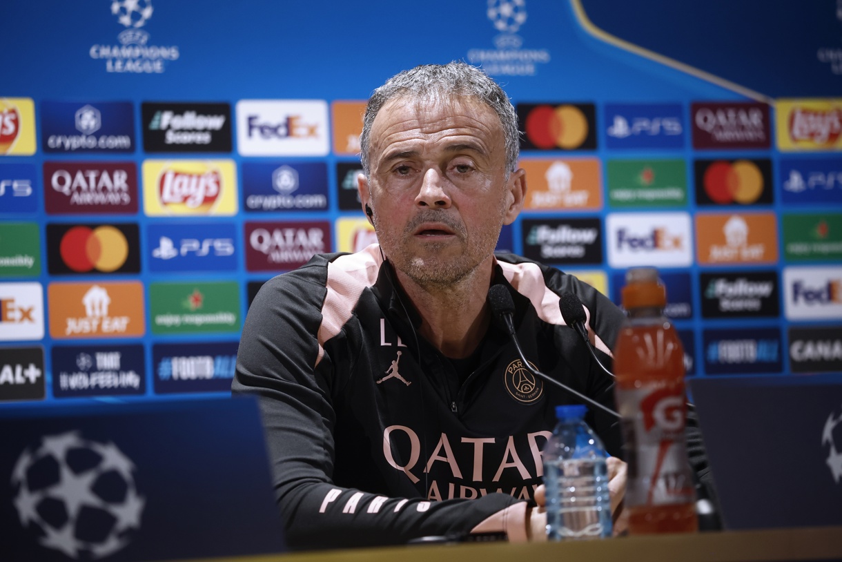El entrenador del Paris Saint Germain, Luis Enrique, durante la conferencia de prensa después de la sesión de entrenamiento del equipo. (Foto de Yoan Valat de la agencia EFE/EPA)