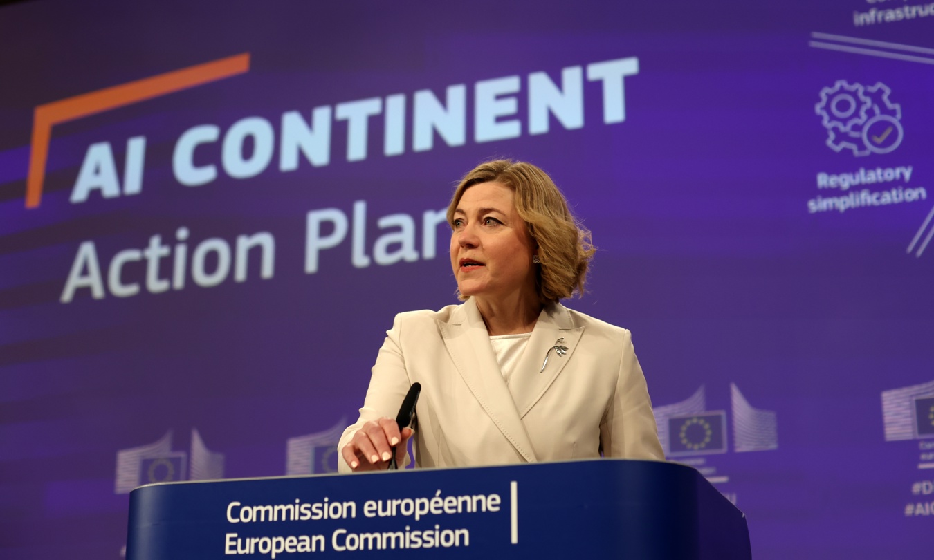 La vicepresidenta ejecutiva de la Comisión Europea para la Soberanía Tecnológica, la Seguridad y la Democracia, Henna Virkkunen, este miércoles. (Foto Olivier Hoslet de la agencia EFE/EPA)