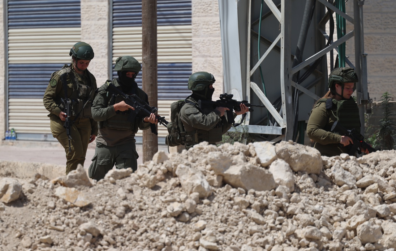 El Ejército israelí emitió este lunes una nueva orden de evacuación forzosa para todo el sur de Gaza. (Foto de Alaa Badarneh de la agencia EFE/EPA)