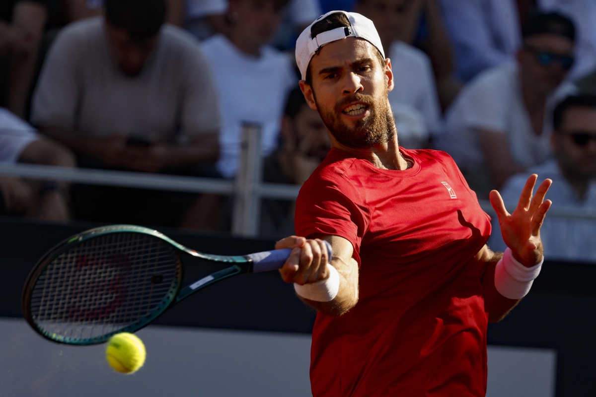 El ruso Karen Khachanov en la tercera ronda del Masters 1.000 de Roma. (Foto de Fabio Frustaci de la agencia EFE/EPA)