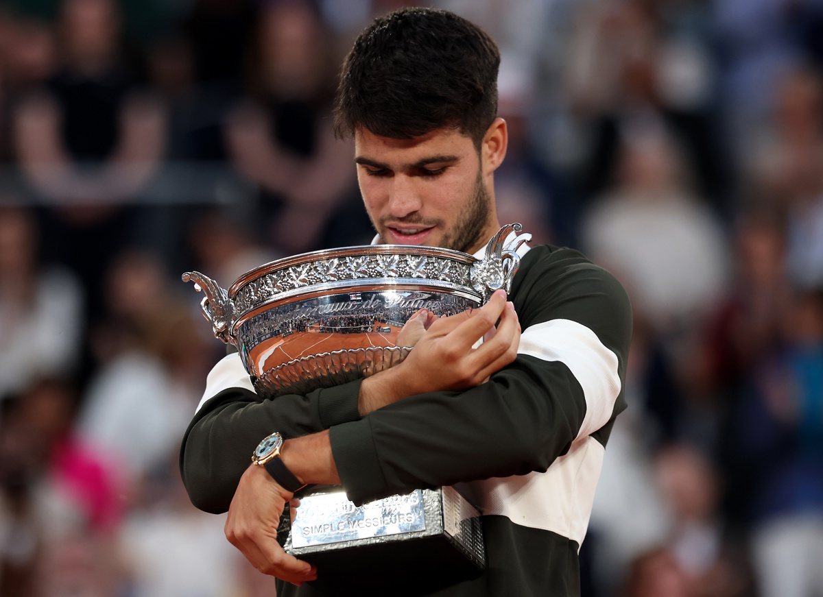 El tenista español Carlos Alcaraz tras la final de Roland Garros que ha jugado contra el italiano Jannik Sinner en Parñis, Francia. (Foto de Mohammed Badra de la agencia EFE/EPA)