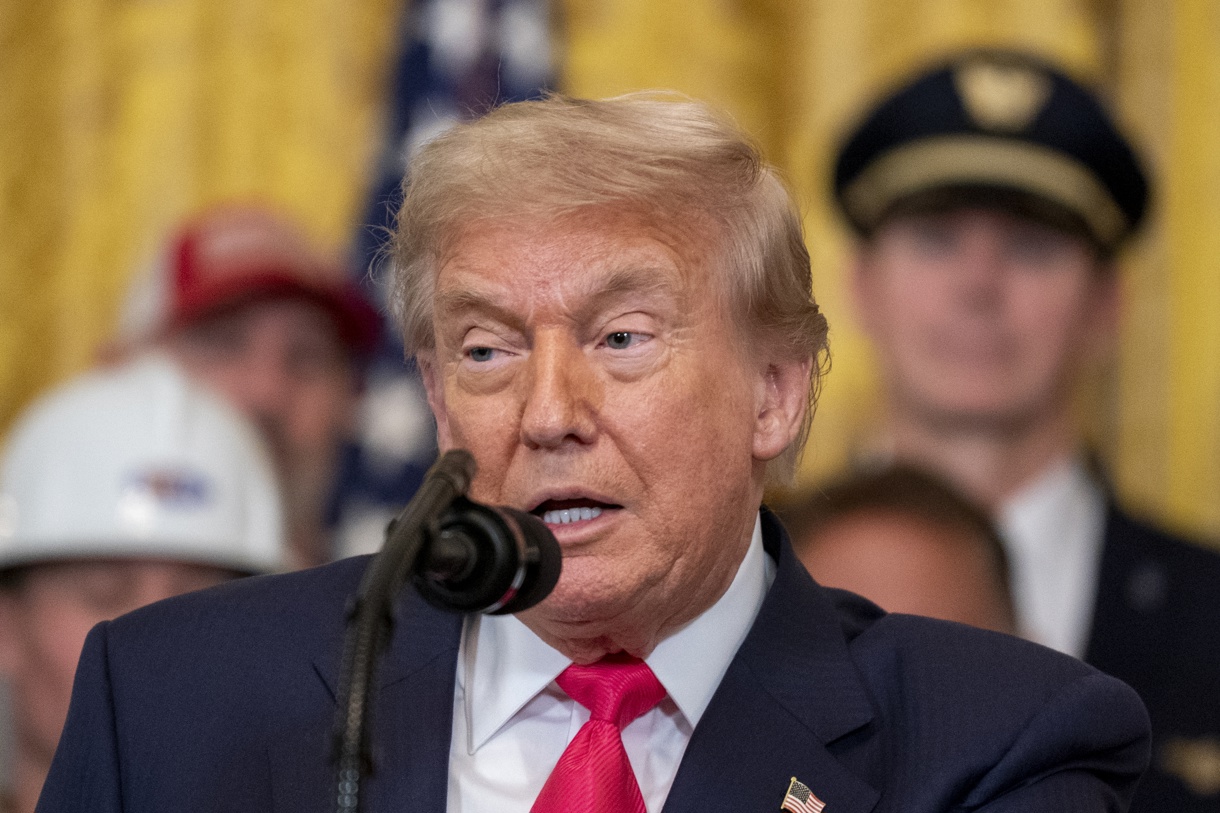 El presidente de EUA, Donald Trump. (Foto de Ken Cedeno EFE/EPA/POOL)