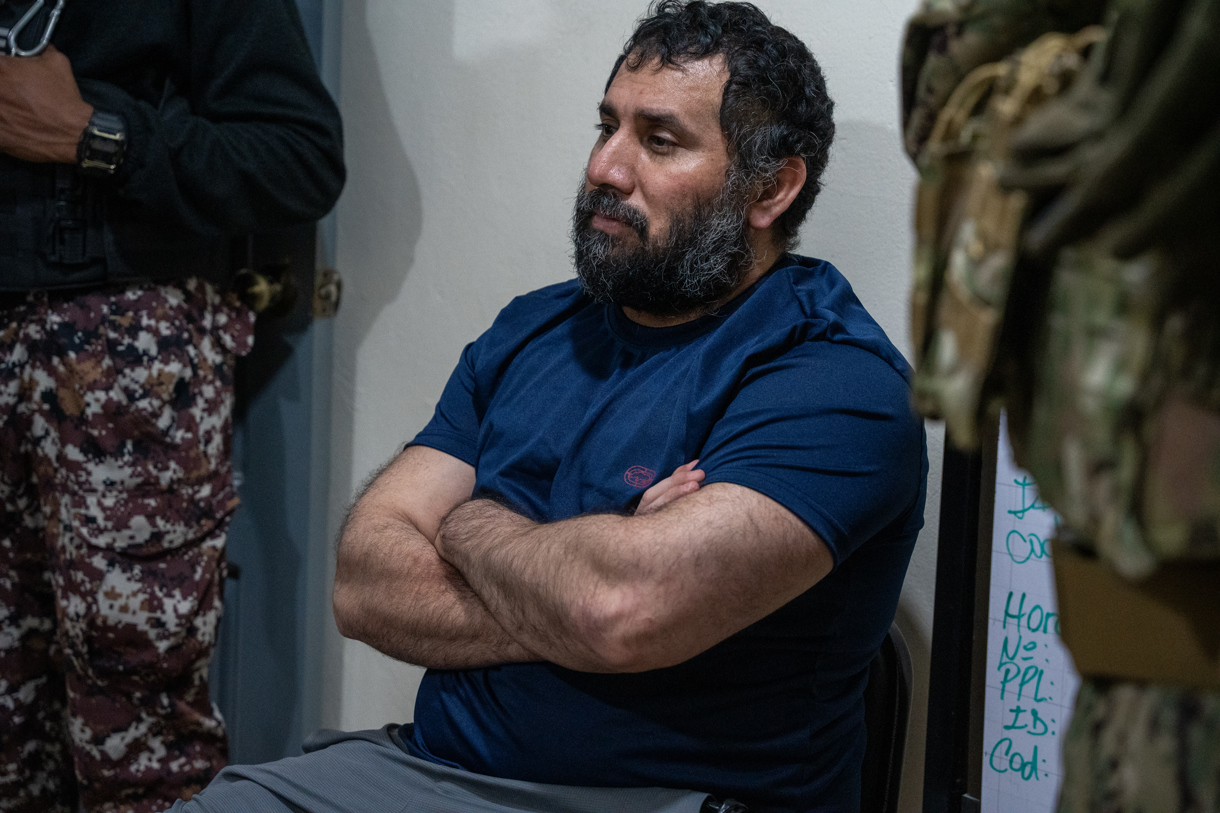 El narcotraficante José Adolfo Macías Villamar (“Fito”) espera a su llegada a la cárcel La Roca el pasado miércoles, en Guayaquil (Ecuador). (Foto de Mauricio Torres de la agencia EFE)