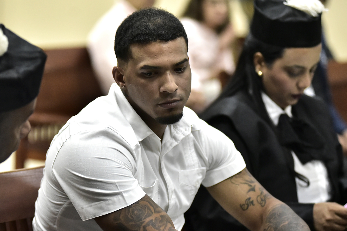 El beisbolista dominicano de Grandes Ligas Wander Franco, acusado de abuso sexual de una adolescente, asiste al primer juicio este lunes en Puerto Plata (República Dominicana). (Foto de Luis Tavárez de la agencia EFE)