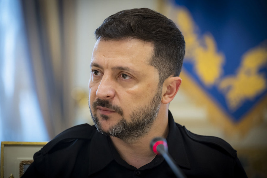 El presidente ucraniano, Volodímir Zelenski, durante una conversación mantenida con EFE y otros medios ucranianos e internacionales en Kiev. (Foto de EFE)