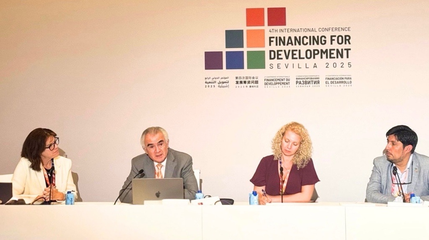 (Foto tomada de las redes sociales de la CEPAL)