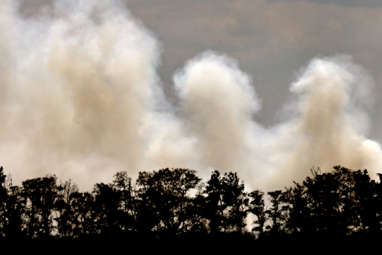 Un incendio cerca de Zeithain, Sajonia, Alemania. (Foto Filip Singer de la agencia EFE/EPA)