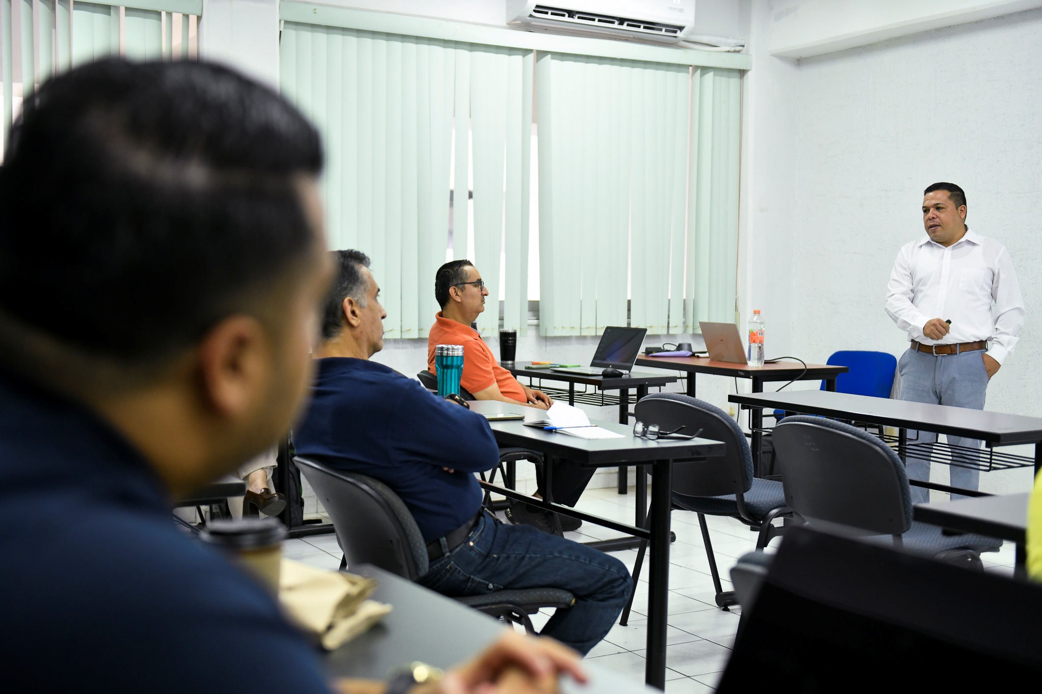 En el curso participaron 25 docentes que pudieron concretar algunas de sus ideas de negocio. (Foto de la Dirección General de Prensa de la UdeC)