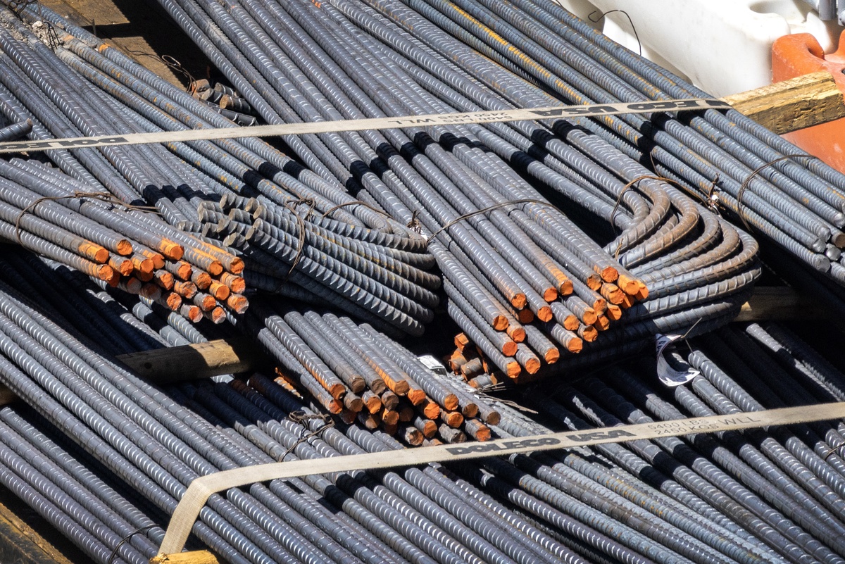 Un paquete de varillas de acero. (Foto de archivo de Cristóbal Herrera-Ulashkevich de la agencia EFE)