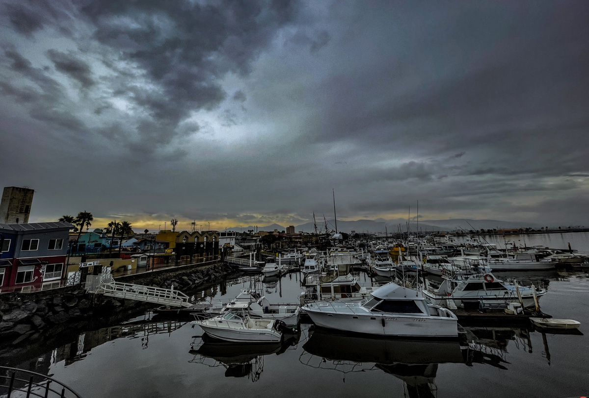 Embarcaciones detenidas en el puerto de Ensenada en Baja California (México). (Foto de archivo de Alejandro Zepeda de la agencia EFE)