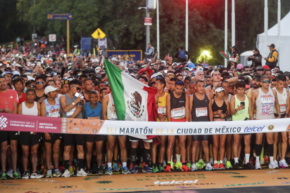 Corredores participan en la XLI edición del Maratón de la Ciudad de México. (Foto de archivo de Isaac Esquivel de la agencia EFE)