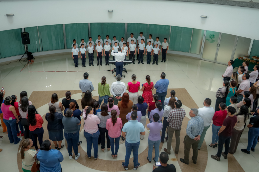 La presentación incluyó un programa no oficial y preparado por los propios Niños Cantores de la UdeC. (Foto de la Dirección General de Prensa de la UdeC)