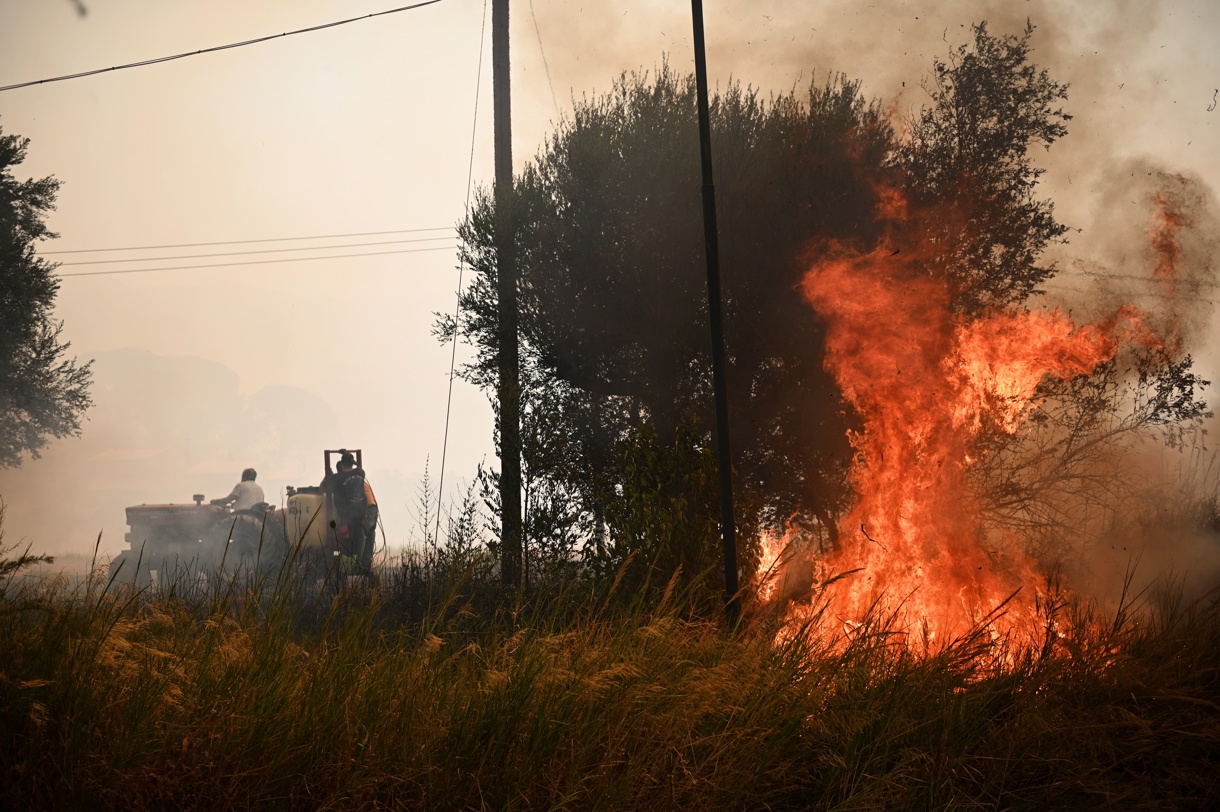 Incendio forestal en Grecia. (Foto de Giota Lotsari de la agencia EFE/EPA)