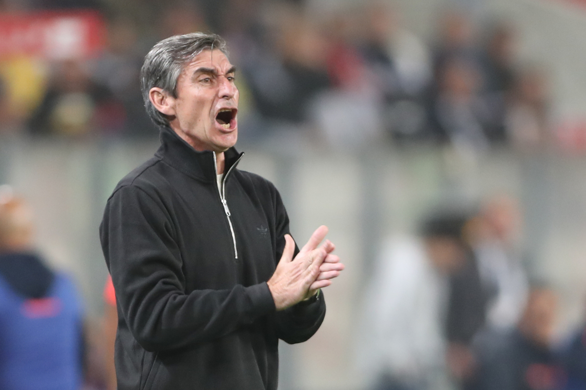 El entrenador de Perú, Óscar Ibáñez. (Foto de archivo de Paolo Aguilar de la agencia EFE)